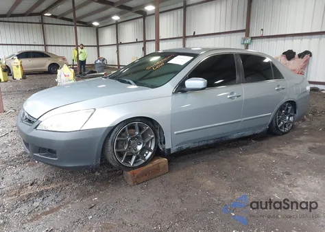 2005 Honda Accord 2.4 Lx from USA, damaged, VIN 1HGCM55455A193291